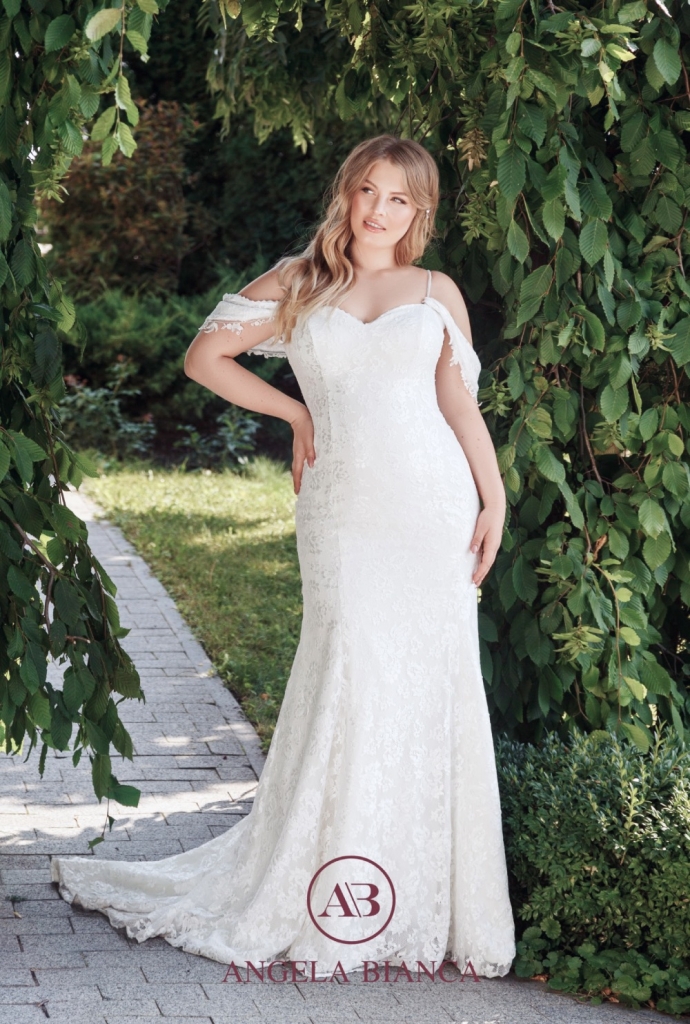 Brautkleid mit Carmen-Trägern